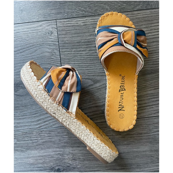 Boutique Striped Multicolor Women's Sandals - New in Box - Picture 5 of 5